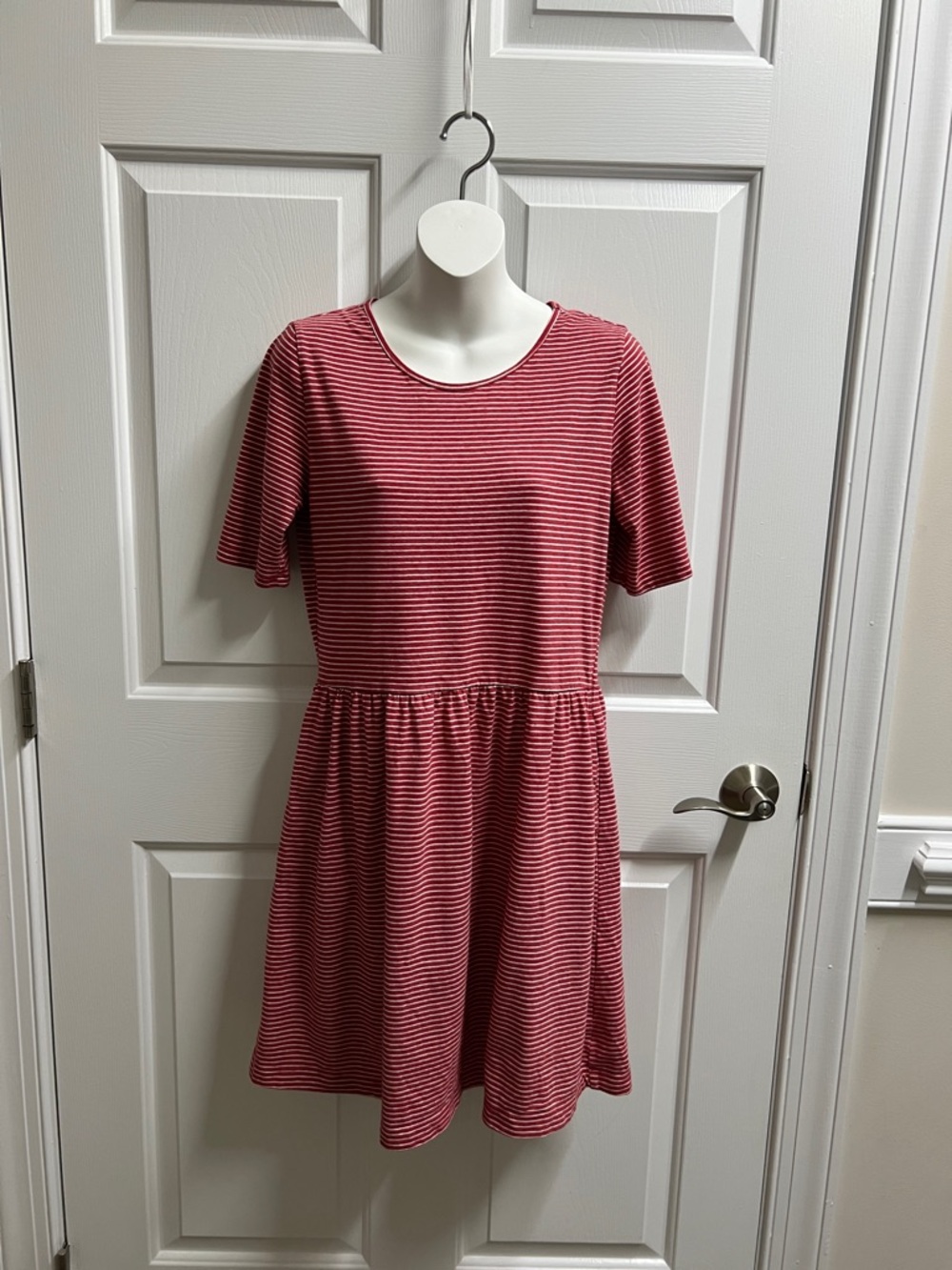 GAP dress women’s Red White Striped Short Sleeve Fit Flare Dress size small S
